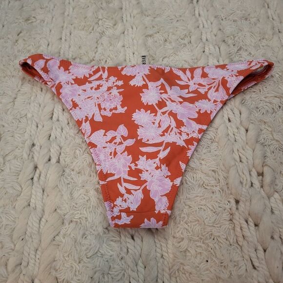 Forever 21 flower detailed swim bottoms - Picture 4 of 6